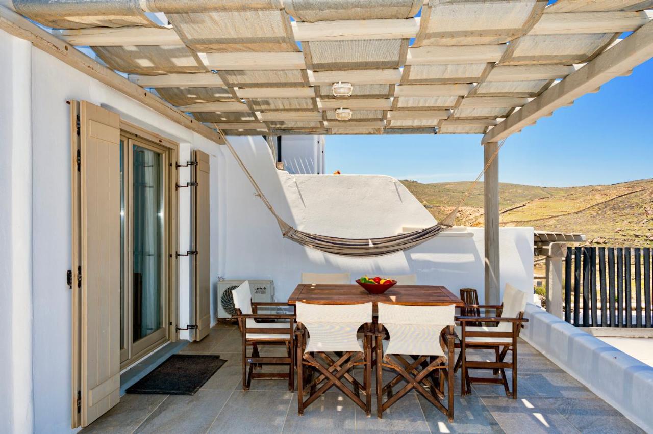Miramare Suites Mykonos Merchia Beach エクステリア 写真